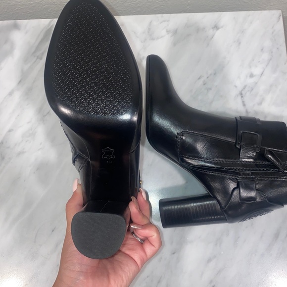 Tory Burch boots *NEW* - Picture 3 of 4